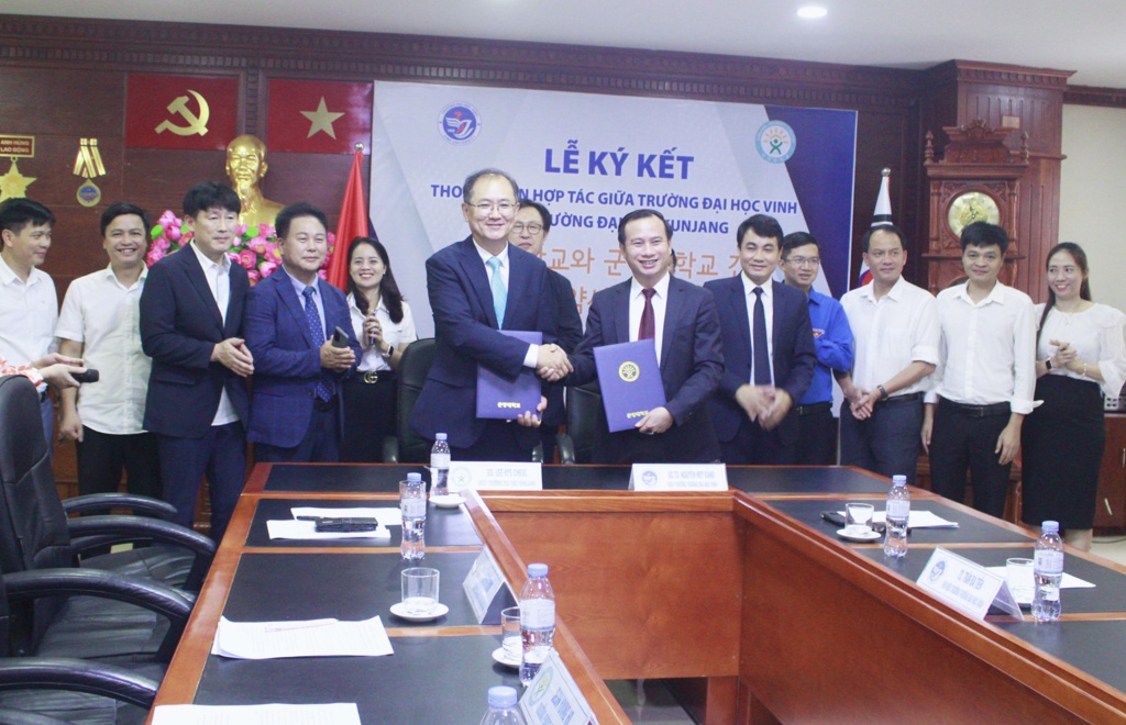 Trường Đại học Vinh và Trường Đại học Kunjang (Hàn Quốc) ký kết Thỏa thuận hợp tác và Khai trương Học viện King Sejong Vinh