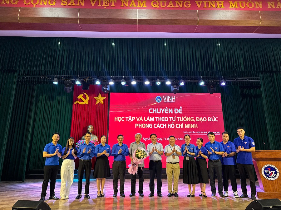 Phát huy vai trò của thủ lĩnh sinh viên trong học tập và làm theo tư tưởng, đạo đức, phong cách Hồ Chí Minh