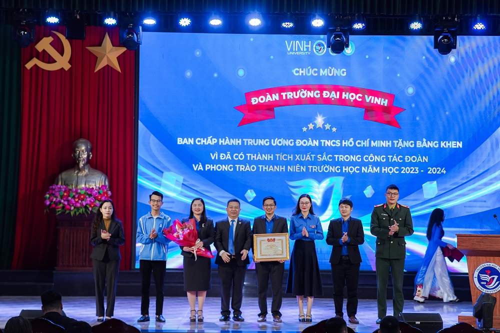 Trường Đại học Vinh tổ chức Hội nghị cán bộ lớp, cán bộ Đoàn - Hội toàn trường phiên tháng 12 năm 2024