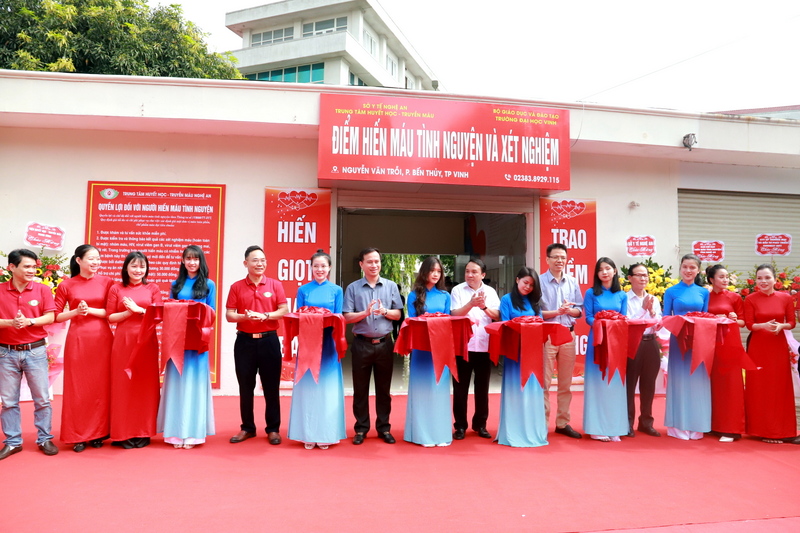 Khai trương điểm hiến máu cố định tại Trường Đại học Vinh