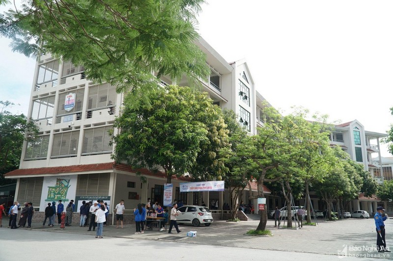 Kỳ thi tuyển sinh vào lớp 10 THPT Chuyên, THPT Chất lượng cao năm 2022 diễn ra thành công tốt đẹp