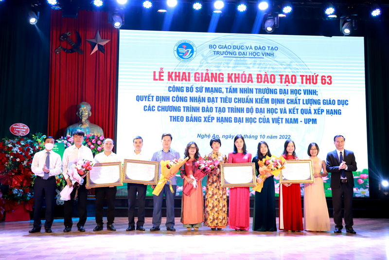 Long trọng khai giảng khóa đào tạo thứ 63 và công bố Sứ mạng, Tầm nhìn của Trường Đại học Vinh