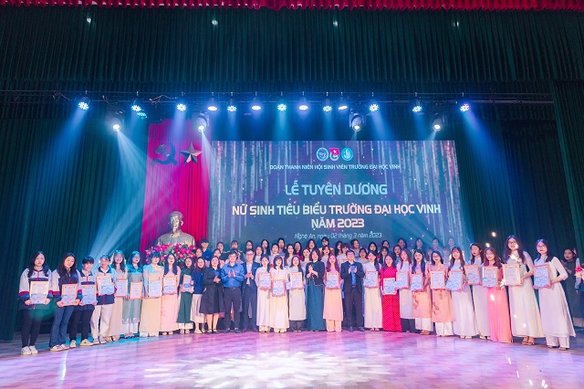 Tuổi trẻ Trường Đại học Vinh khởi động Tháng Thanh niên 2023 và Tuyên dương "Nữ sinh tiêu biểu" năm 2023