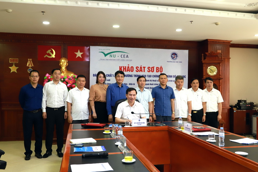 Khảo sát sơ bộ đánh giá chất lượng 7 chương trình đào tạo đại học của Trường Đại học Vinh