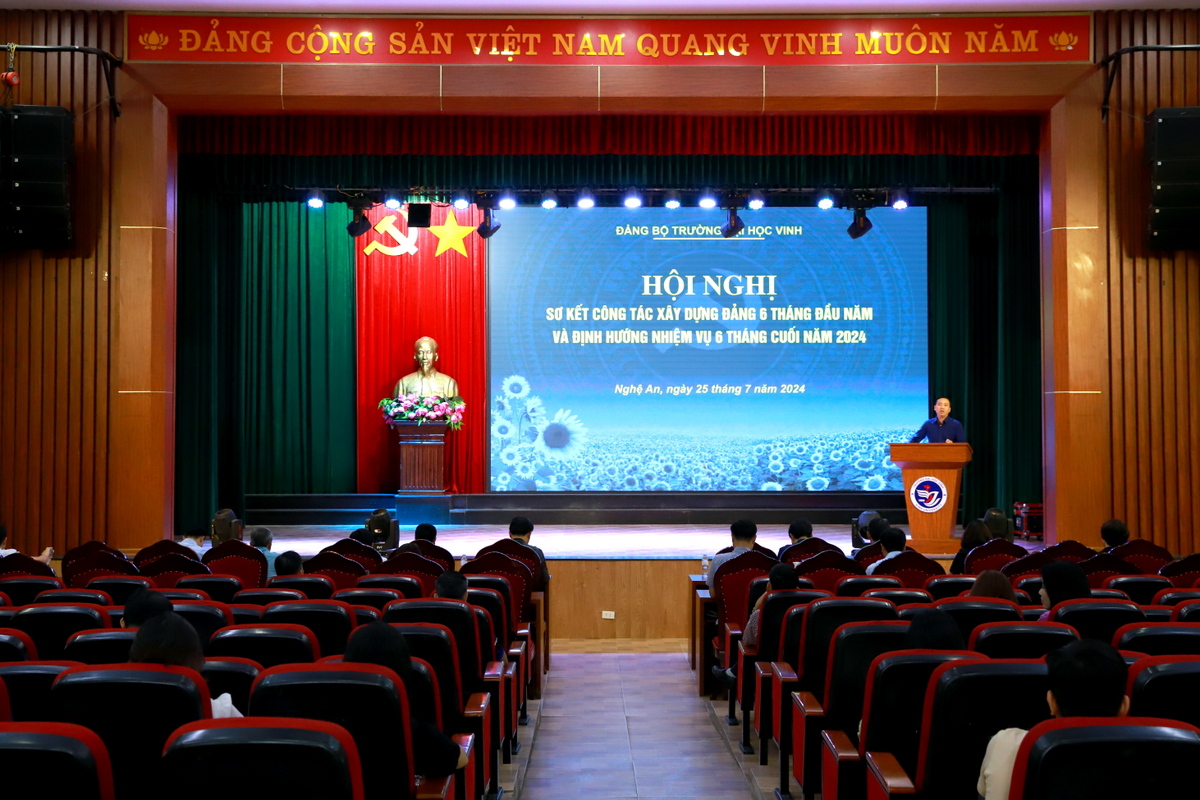Đảng bộ Trường Đại học Vinh sơ kết công tác xây dựng Đảng 6 tháng đầu năm và định hướng nhiệm vụ 6 tháng cuối năm 2024