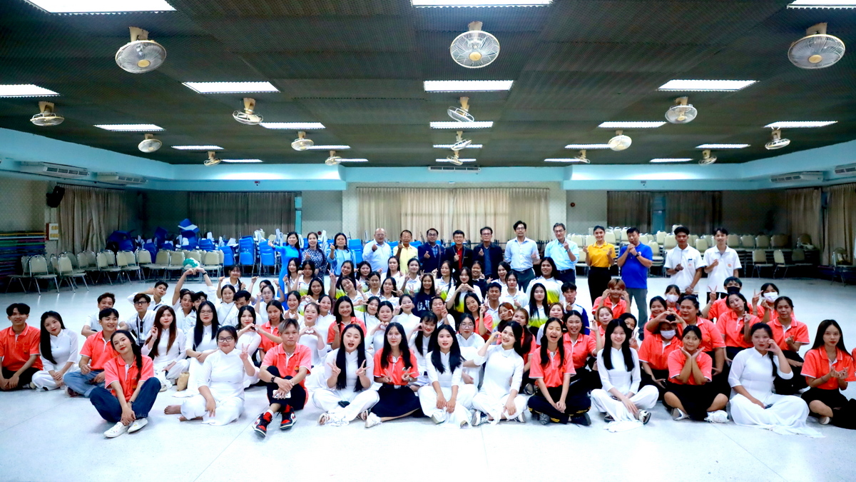 Sinh viên Trường Đại học Vinh học tập, trải nghiệm thực tế tại Đại học Nakhon Phanom, Thái Lan