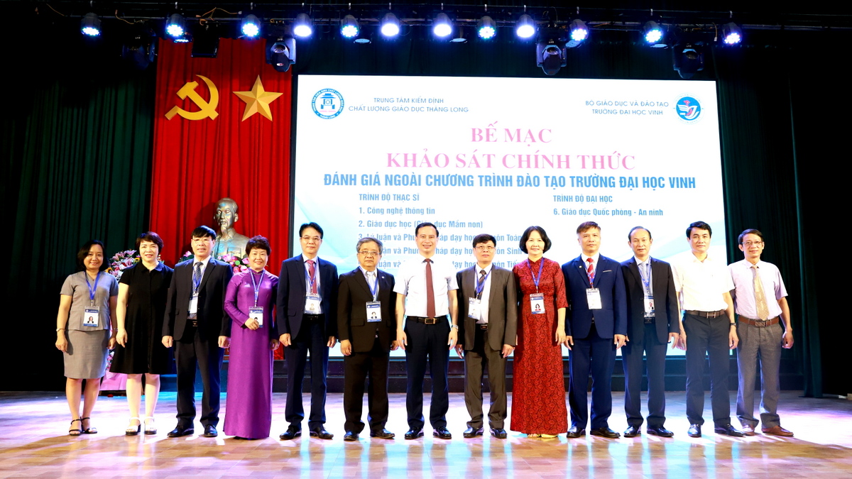 Bế mạc Khảo sát chính thức Đánh giá chất lượng 6 chương trình đào tạo của Trường Đại học Vinh