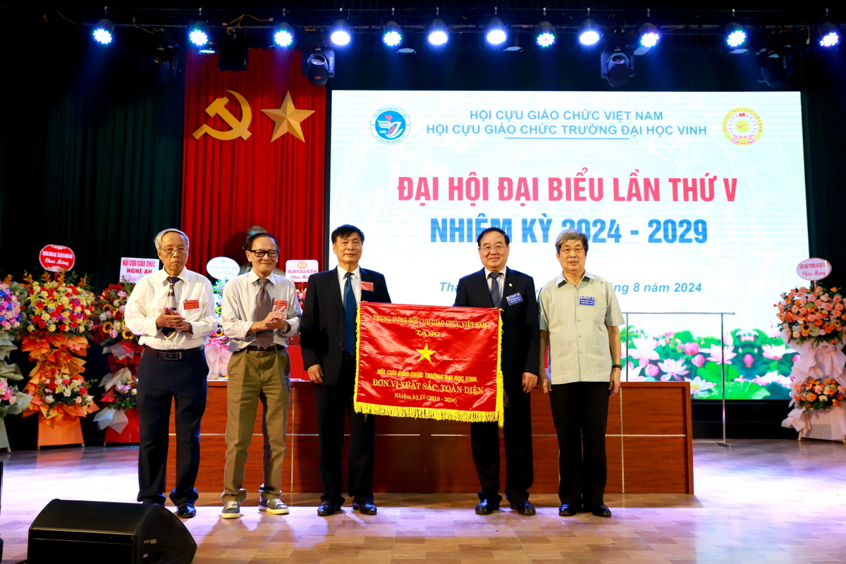 Đại hội đại biểu Hội Cựu giáo chức Trường Đại học Vinh lần thứ V thành công tốt đẹp