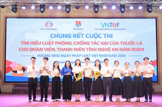Sinh viên Trường Đại học Vinh đạt Giải Nhất Cuộc thi "Tìm hiểu Luật Phòng, chống tác hại của thuốc lá cho đoàn viên thanh niên tỉnh Nghệ An"