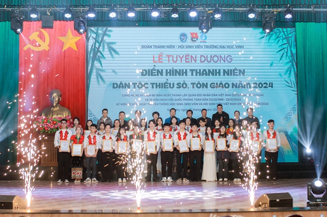 Đoàn Thanh niên - Hội Sinh viên Trường Đại học Vinh tuyên dương 29 gương điển hình thanh niên dân tộc thiểu số, tôn giáo năm 2024