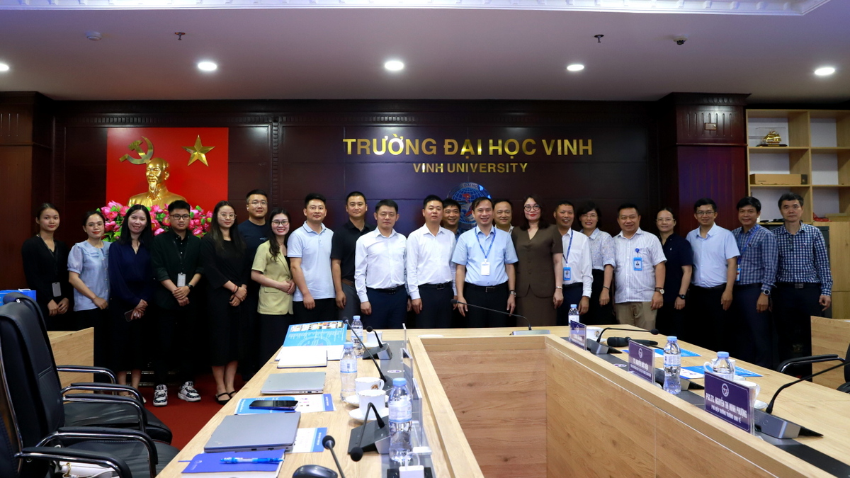 Tập đoàn Luxshare thăm và làm việc tại Trường Đại học Vinh