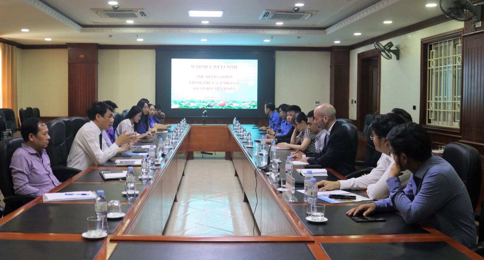 Toàn cảnh buổi làm việc