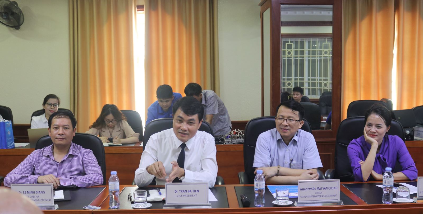 TS. Trần Bá Tiến phát biểu chào mừng