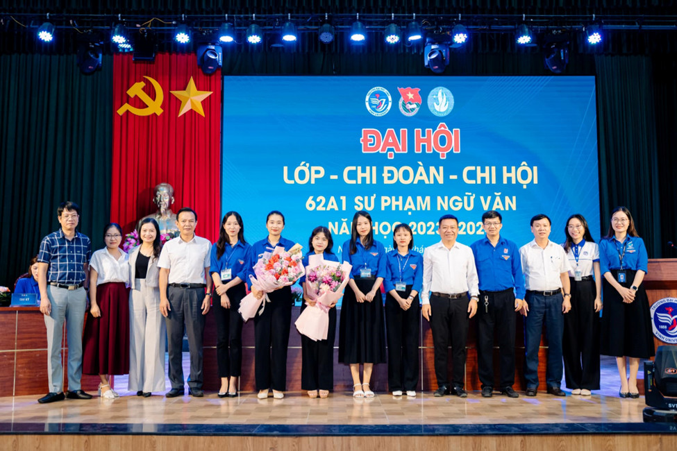 Trường Đại học Vinh chỉ đạo tổ chức đại hội điểm lớp - chi đoàn - chi hội năm học 2023 - 2024