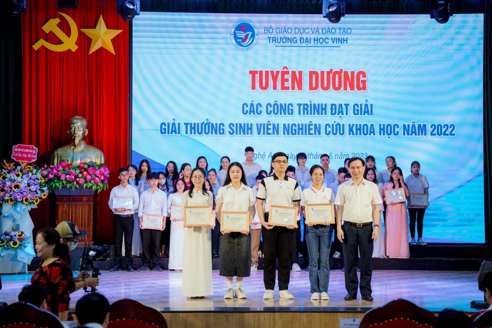 38 công trình đạt giải "Giải thưởng sinh viên nghiên cứu khoa học" năm 2022