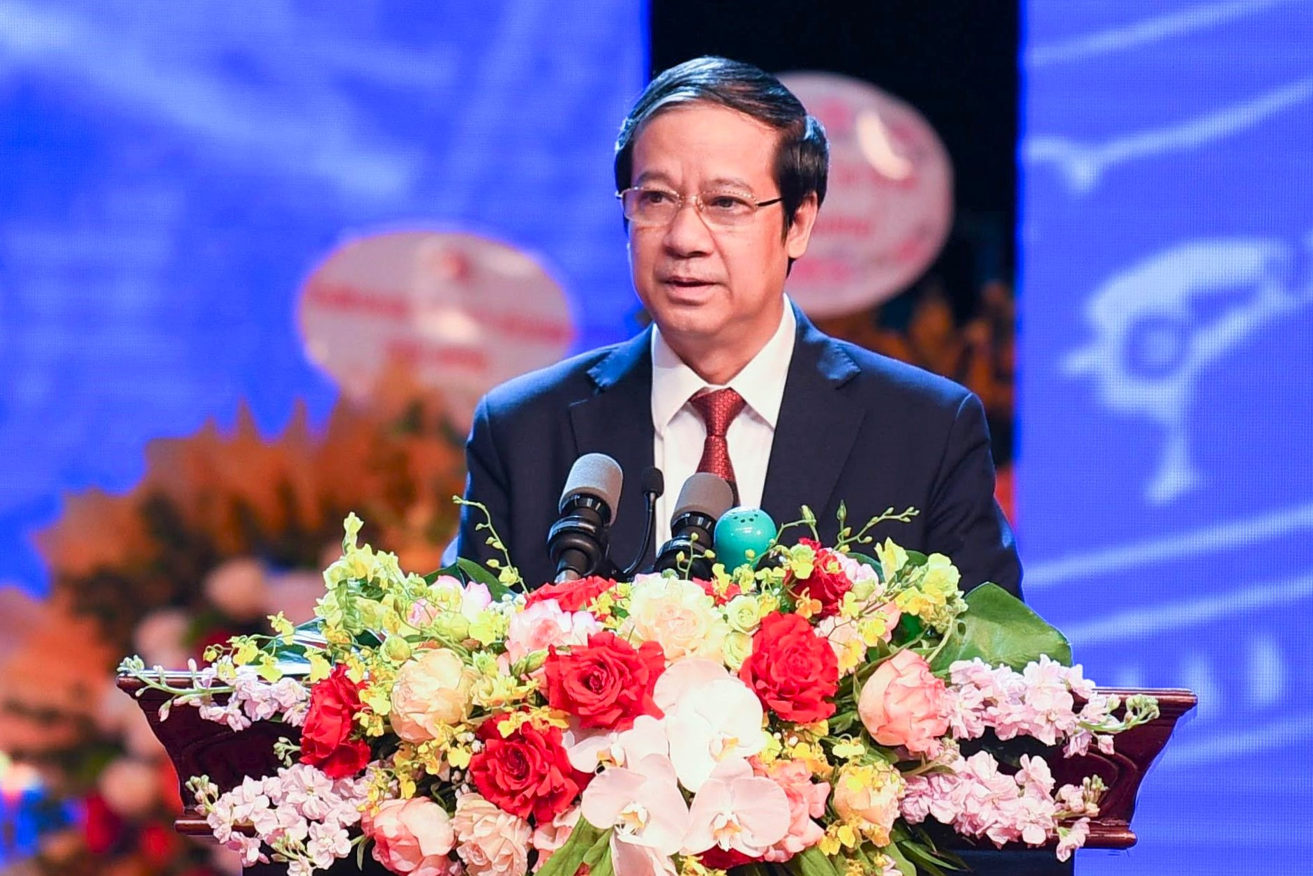 Bộ trưởng Bộ Giáo dục và Đào tạo gặp gỡ nhà giáo, cán bộ quản lý, nhân viên ngành Giáo dục