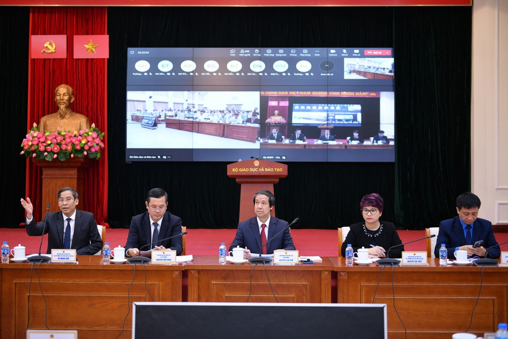 Bộ trưởng Bộ Giáo dục và Đào tạo gặp gỡ nhà giáo, cán bộ quản lý, nhân viên ngành Giáo dục - Chương trình đánh dấu sự đổi mới của Bộ Giáo dục và Đào tạo