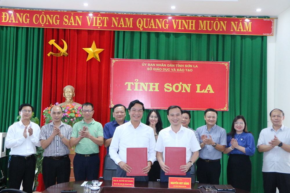 Trường Đại học Vinh ký kết thỏa thuận hợp tác với Sở Giáo dục và Đào tạo Sơn La về đào tạo và phát triển nguồn nhân lực