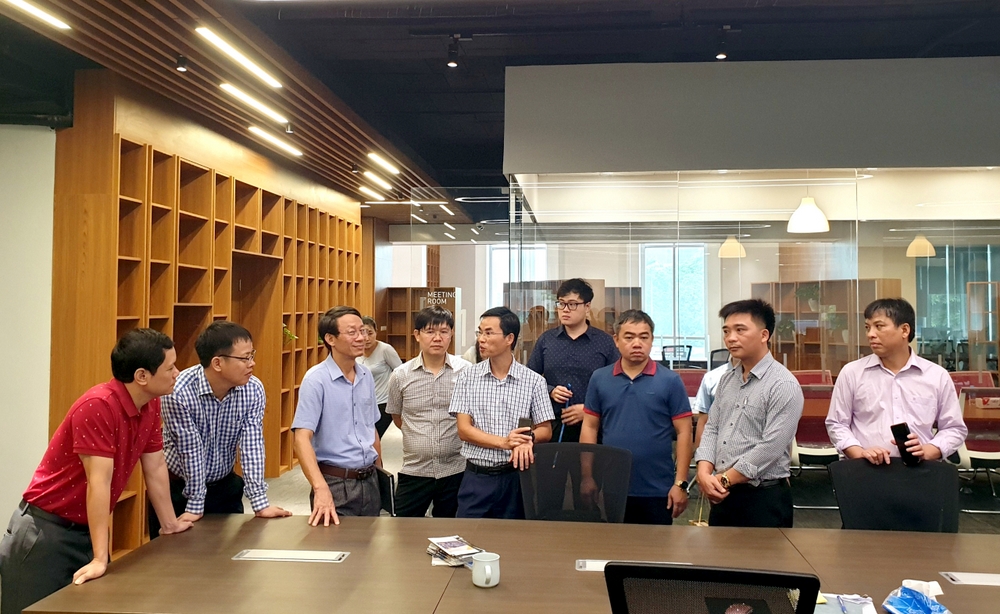 Trường Đại học Vinh tham quan, học tập tại Trung tâm Đổi mới sáng tạo Quốc gia