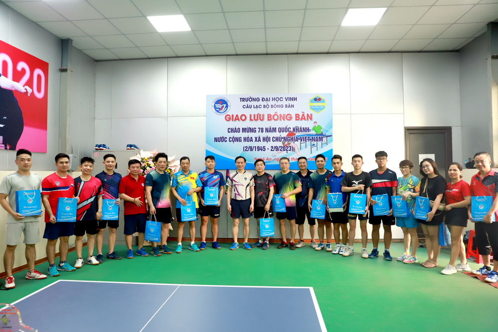 Trường Đại học Vinh tổ chức giao lưu bóng bàn Chào mừng kỷ niệm 78 năm Ngày Quốc khánh Nước Cộng hòa Xã hội chủ nghĩa Việt Nam