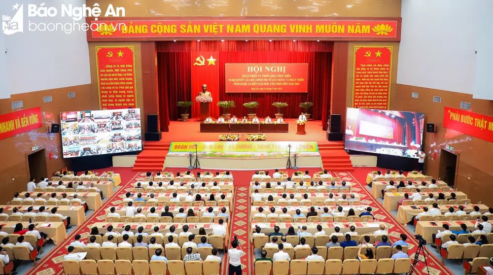 Hội nghị quán triệt, triển khai thực hiện Nghị quyết số 39-NQ/TW của Bộ Chính trị về xây dựng và phát triển tỉnh Nghệ An