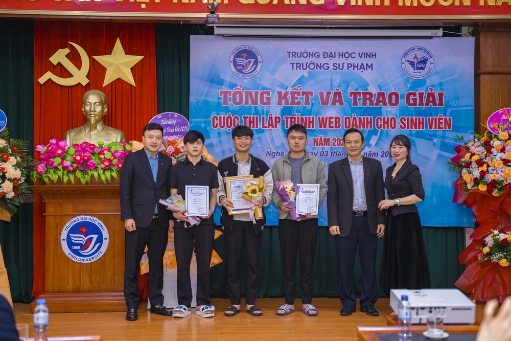 Sôi nổi Cuộc thi Lập trình Web cho sinh viên năm 2023