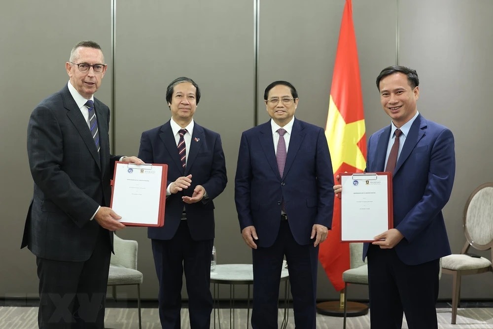 Trường Đại học Vinh trao đổi thoả thuận hợp tác với Đại học Waikato, New Zealand