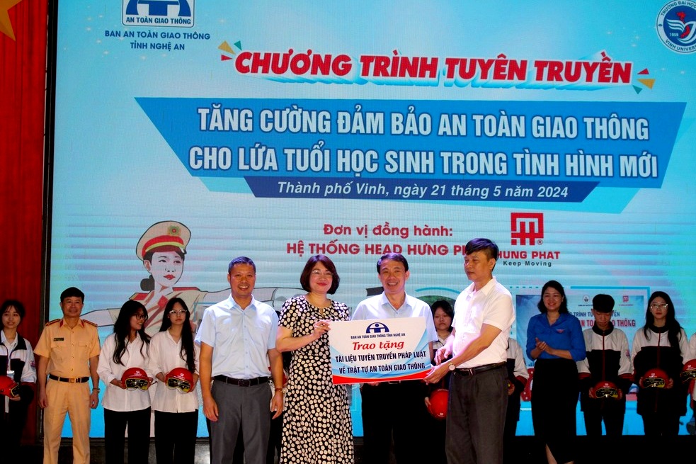 Ý nghĩa và thiết thực Chương trình tuyên truyền "Tăng cường bảo đảm trật tự an toàn giao thông cho lứa tuổi học sinh trong tình hình mới"
