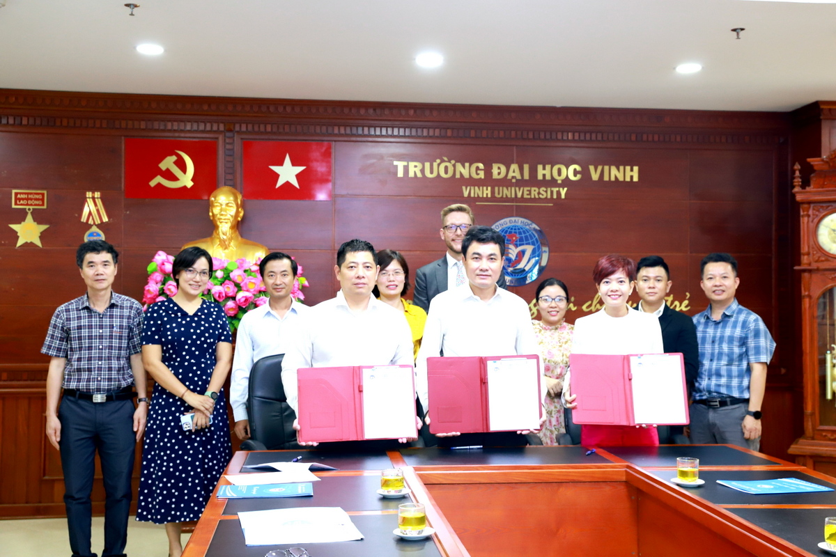 Trường Đại học Vinh ký kết Biên bản ghi nhớ với Pearson Education South Asia Pte. Ltd và Công ty TNHH Đầu tư và Phát triển Giáo dục Cánh Buồm